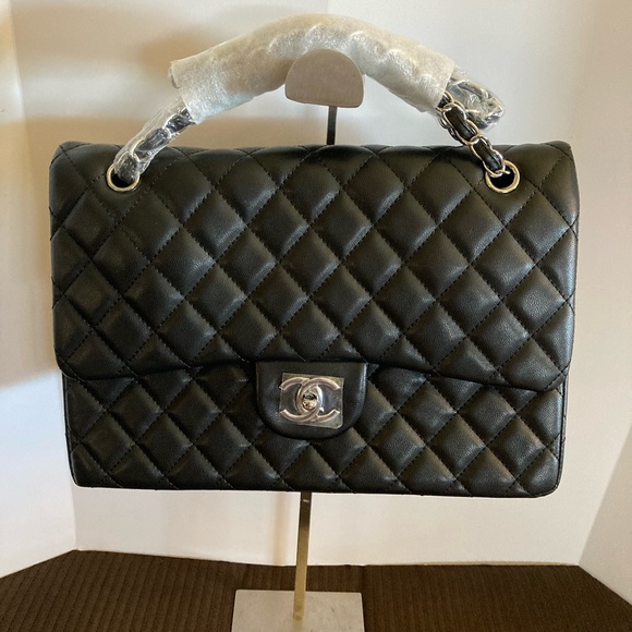no brand Handbags - Double cc flap black quilted bag. Dupe 7star